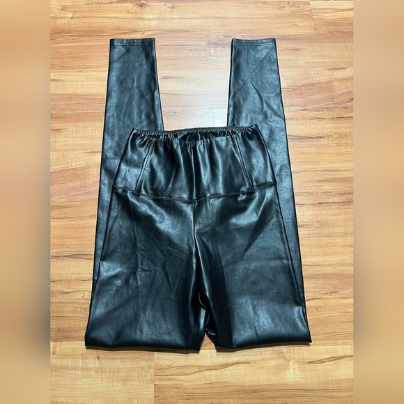 Wilfred Black High-Waisted Leggings - Picture 3 of 5